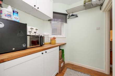 High Road, London, E10, Image 27
