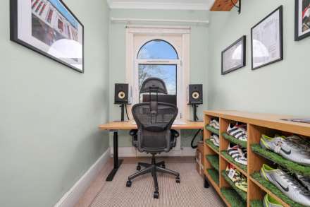 High Road, London, E10, Image 8