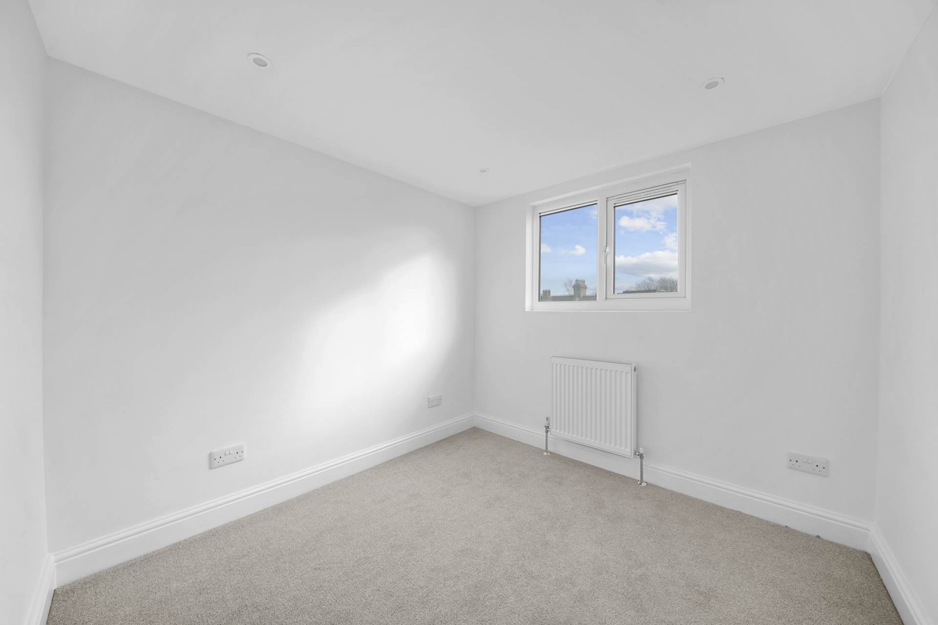 Balmoral Road, Leyton, E10, Image 17