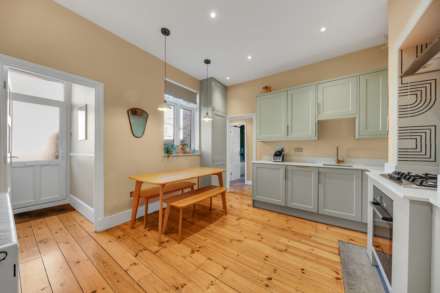 Francis Road, Leyton, E10, Image 6