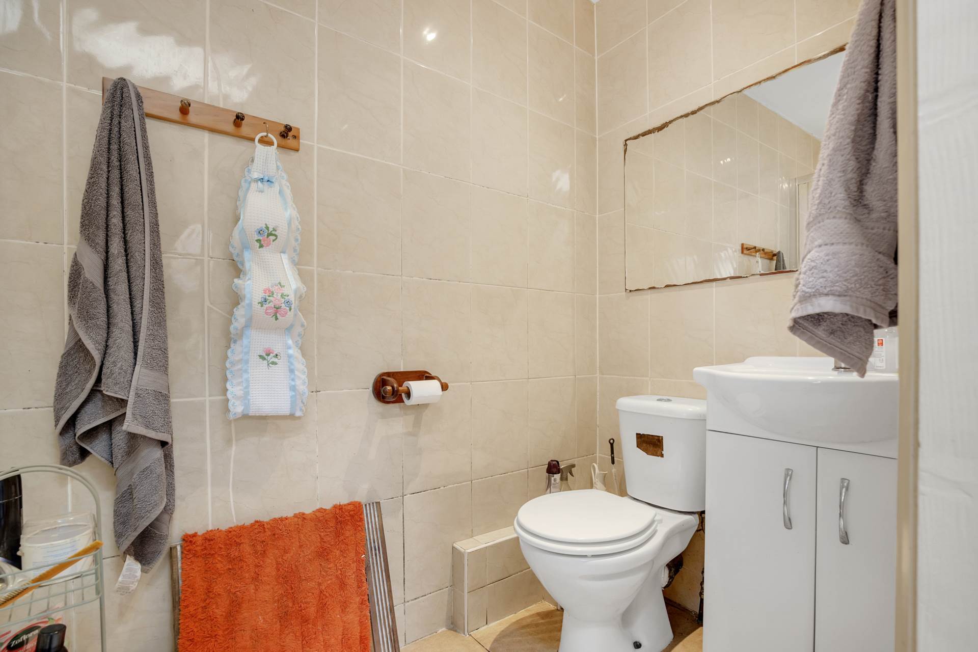 Pretoria Road, London, E11, Image 13