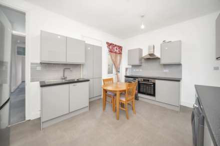 Park Road, Leyton, E10, Image 4