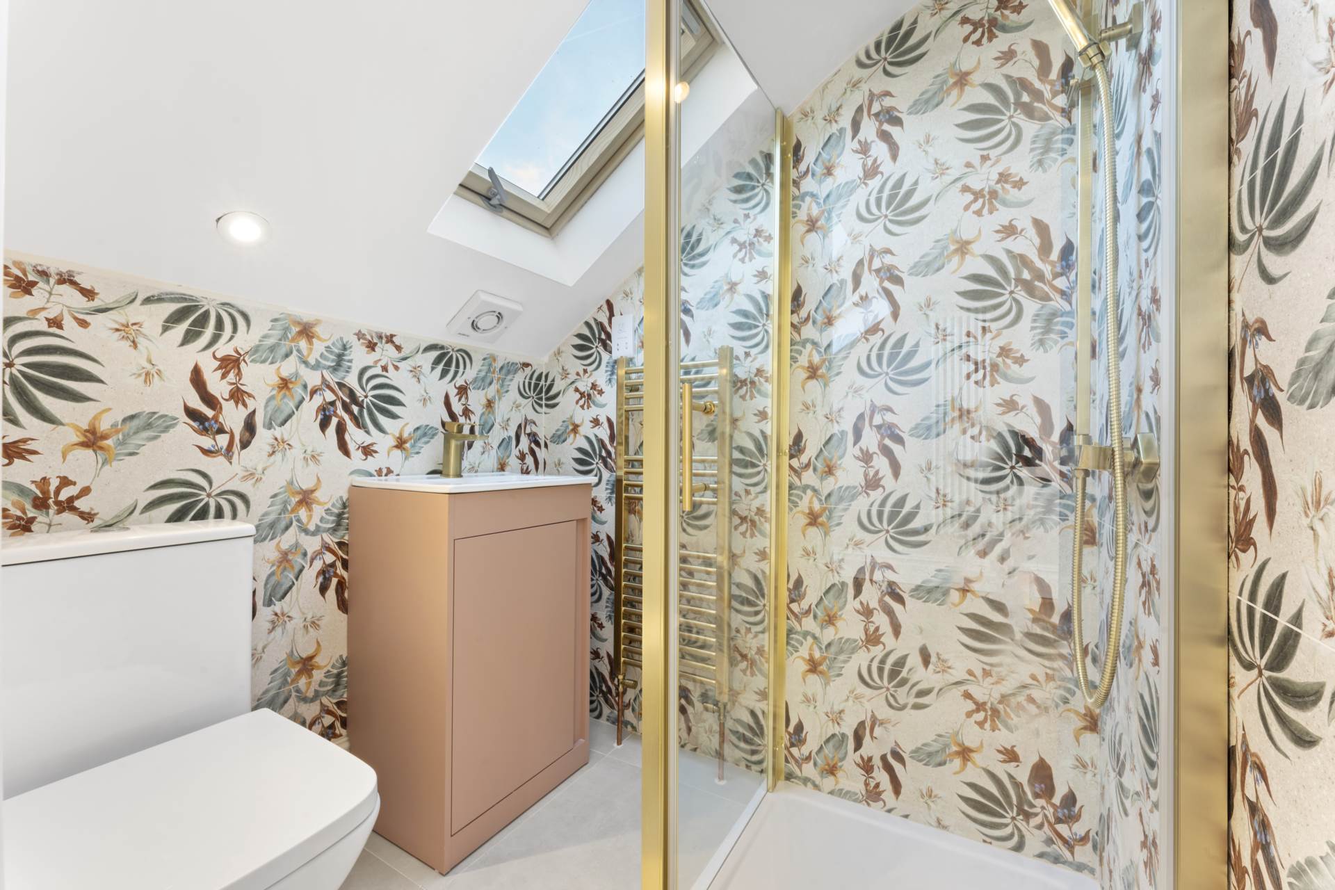 Dunedin Road, London, E10, Image 15