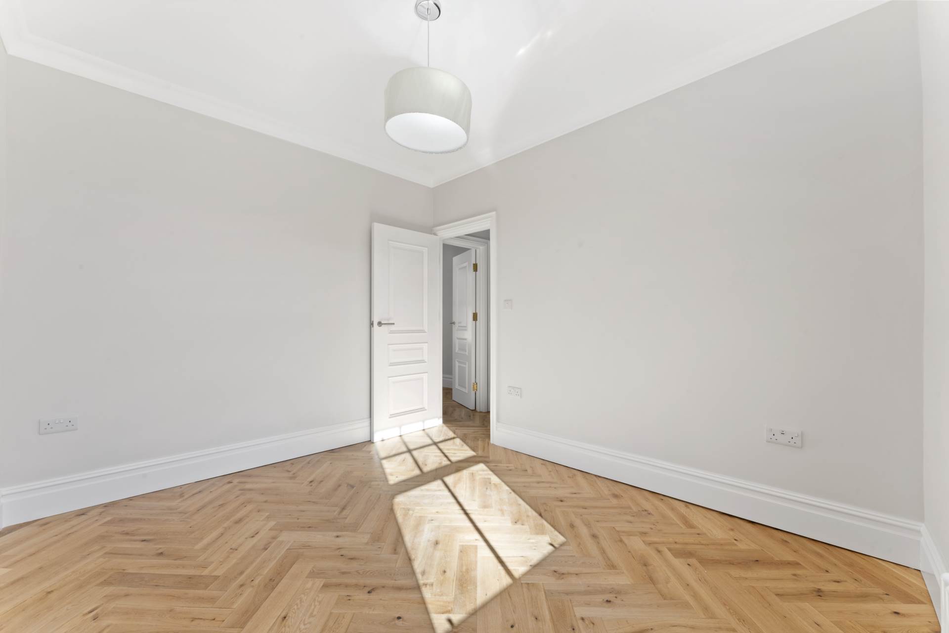 Dunedin Road, London, E10, Image 7