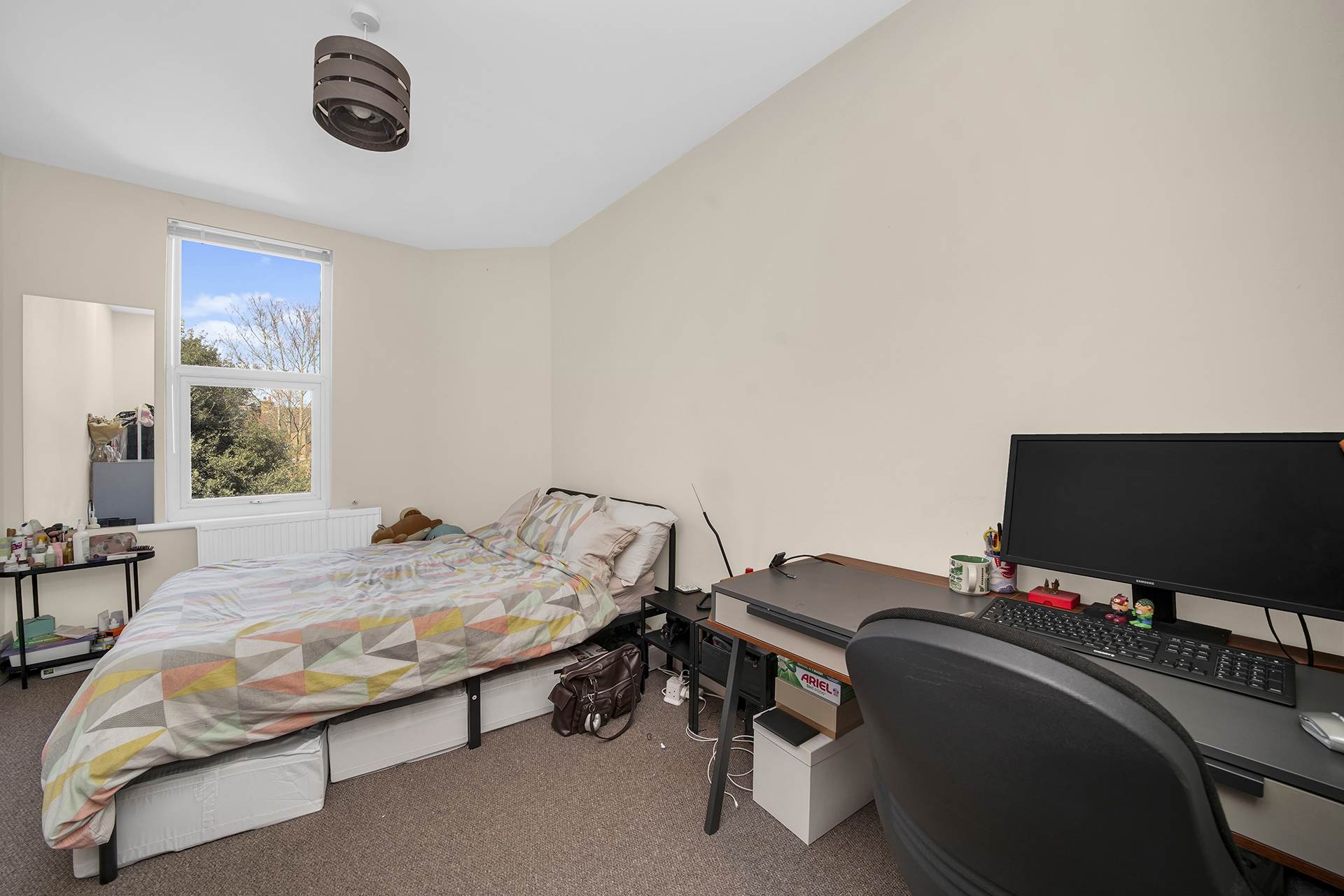 Hainault Road, Leytonstone, Image 11