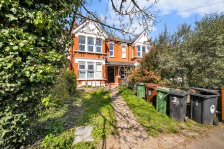 3 Bedroom Flat, Hainault Road, Leytonstone