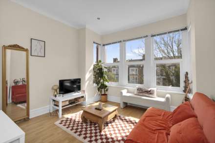 Hainault Road, Leytonstone, Image 2