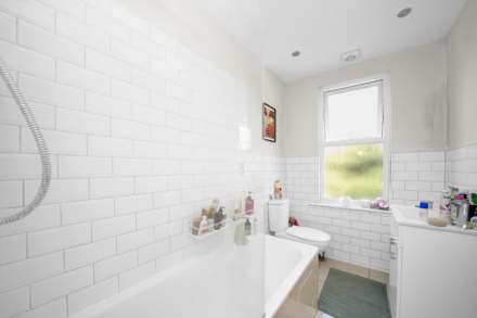 Hainault Road, Leytonstone, Image 7