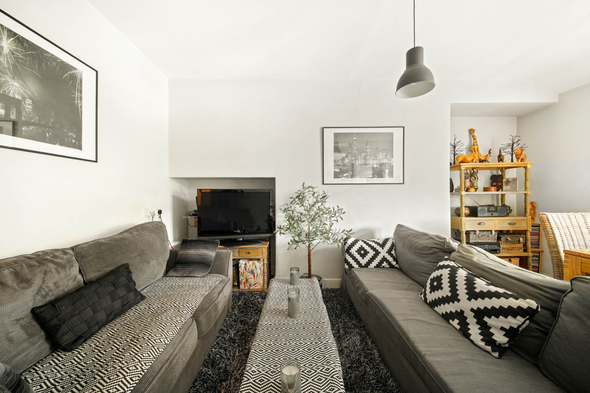 Etloe House, Leyton, E10, Image 3