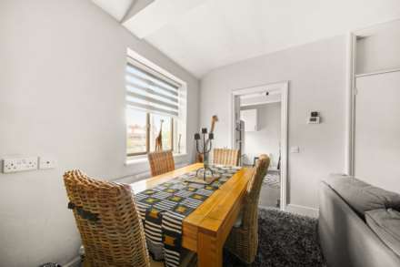 Etloe House, Leyton, E10, Image 11