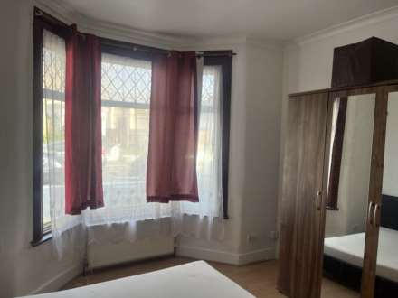 3 Bedroom Terrace, Belmont Park Road, Leyton