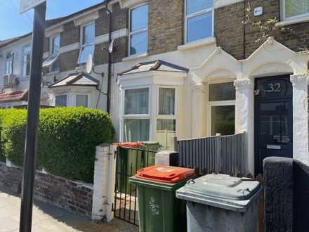1 Bedroom Flat, Caistor Park Road, Stratford, E15