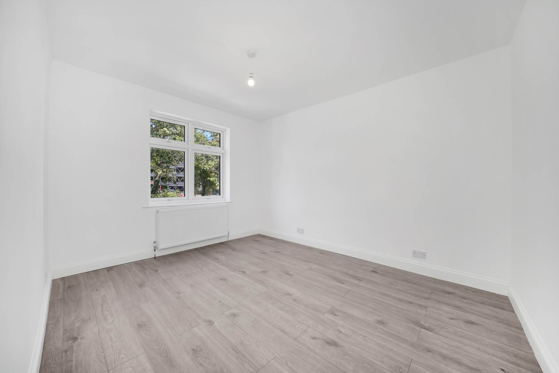 West End Avenue, Leyton, E10, Image 17
