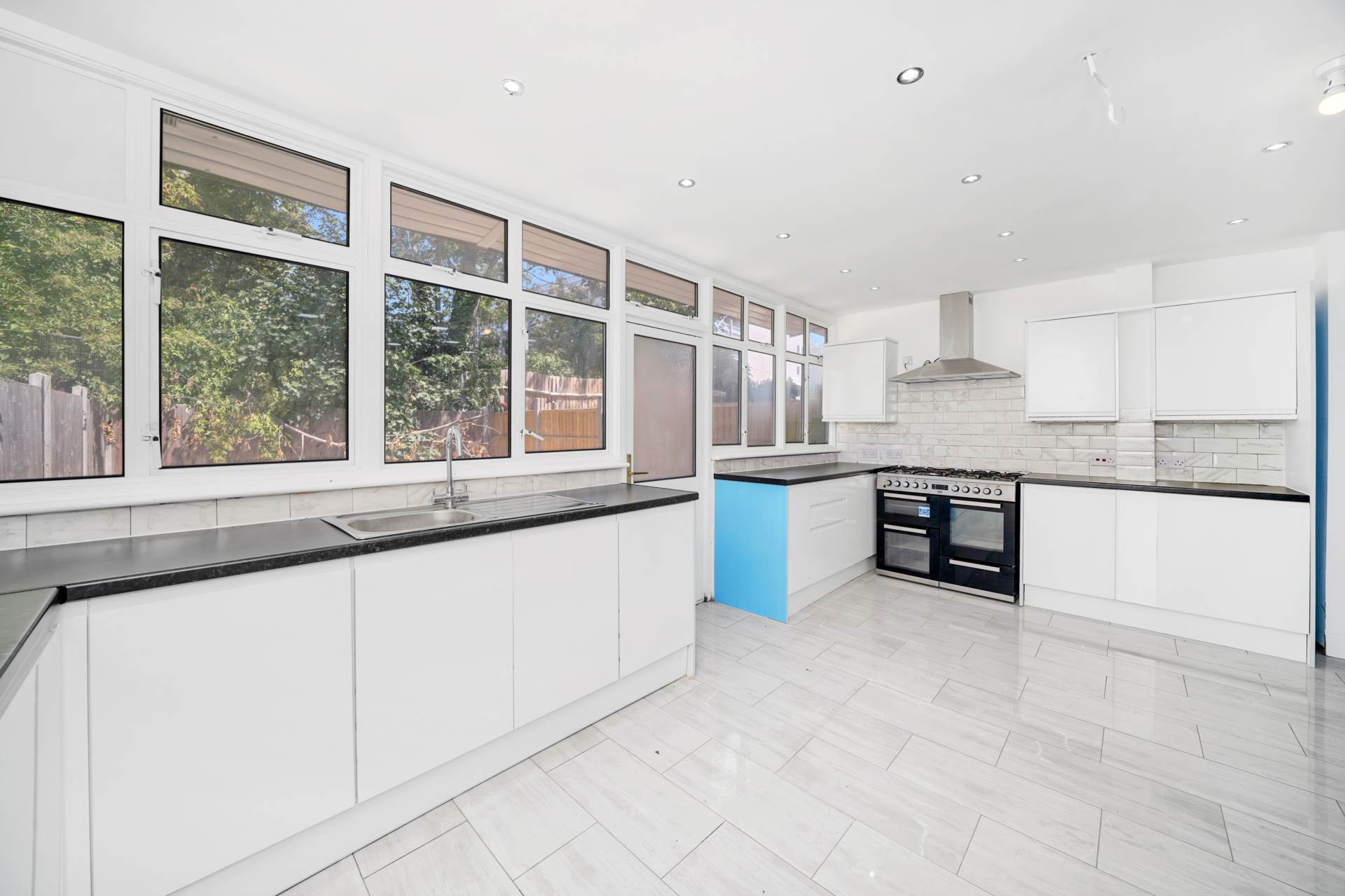 West End Avenue, Leyton, E10, Image 9