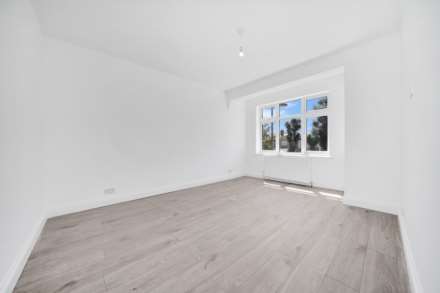 West End Avenue, Leyton, E10, Image 12