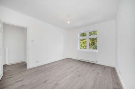 West End Avenue, Leyton, E10, Image 20