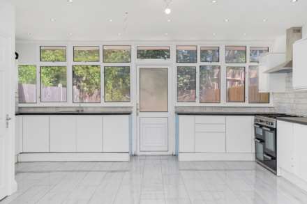 West End Avenue, Leyton, E10, Image 6
