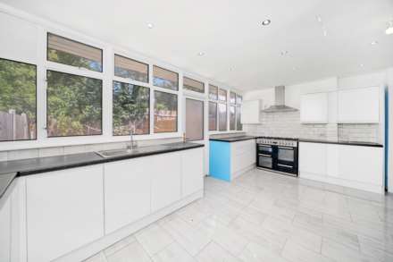 West End Avenue, Leyton, E10, Image 9