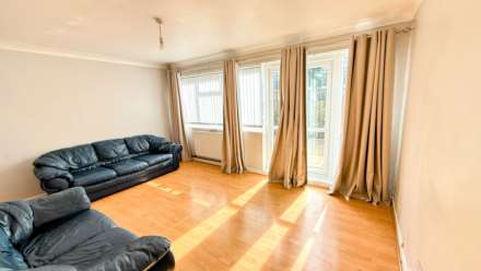 Underwood Court, Leyton, Image 2