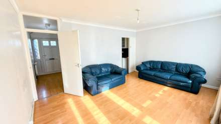 Underwood Court, Leyton, Image 3