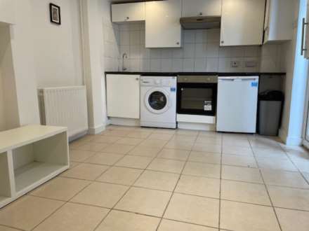 Wellington Road, Forest Gate, E7, Image 3