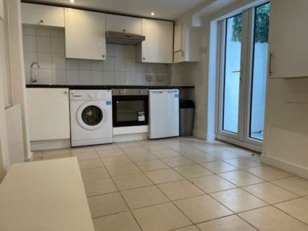 Wellington Road, Forest Gate, E7, Image 4