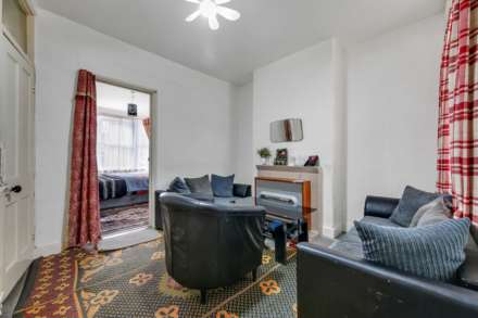 Skeltons Lane, Leyton, Image 3