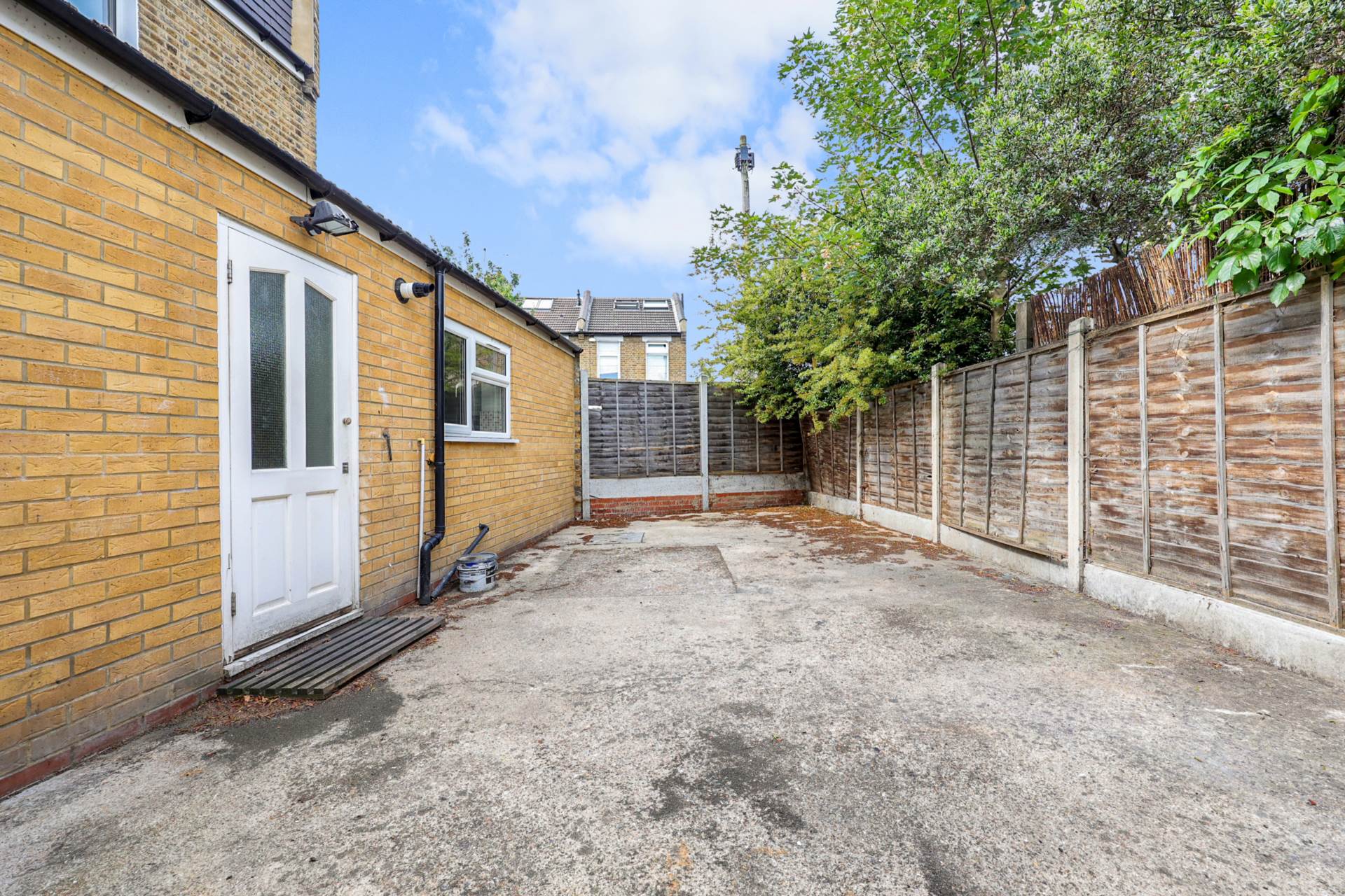 Coopers Lane, Leyton, E10, Image 26