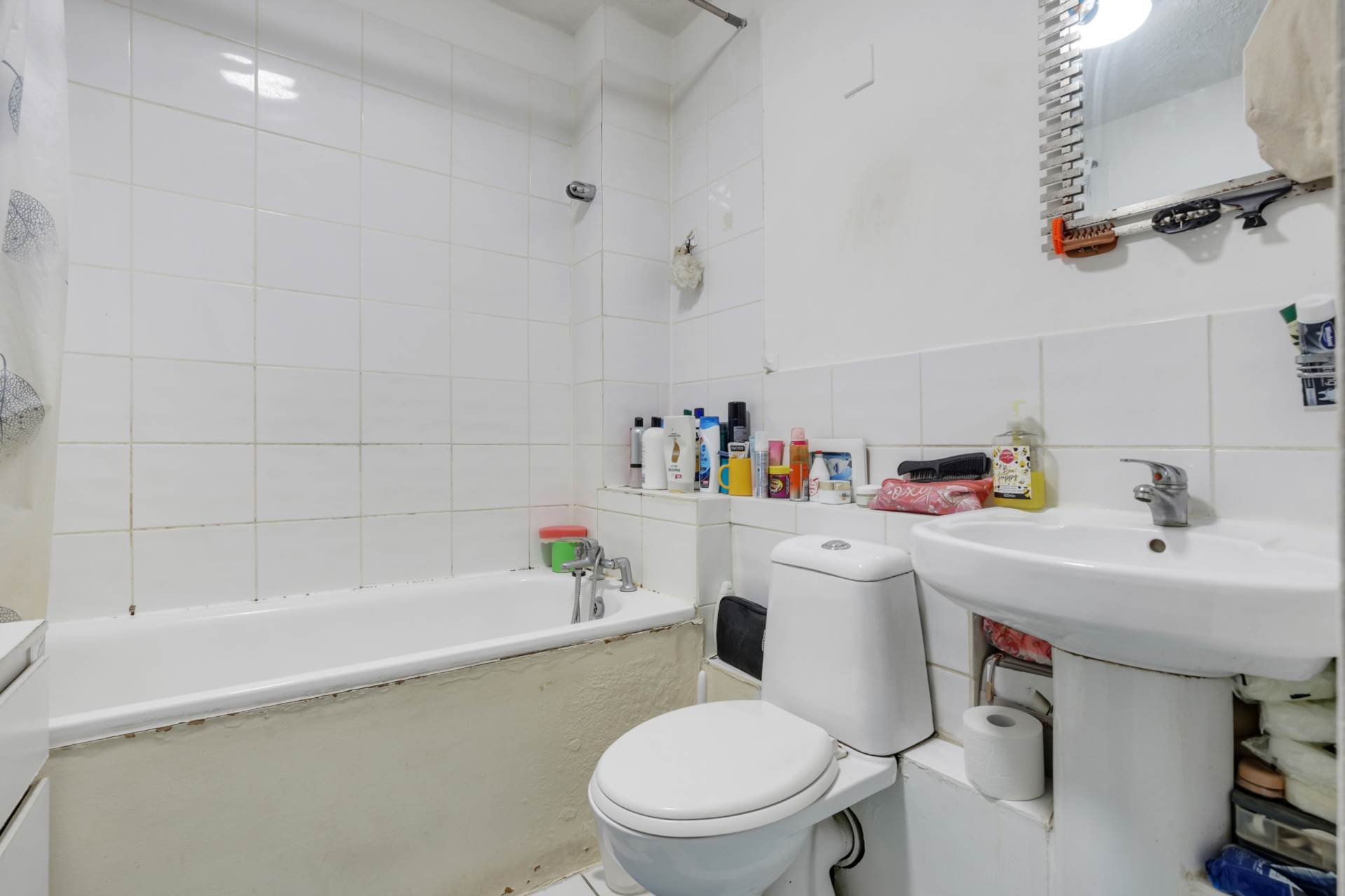 Blackhorse Lane, London, E17, Image 13