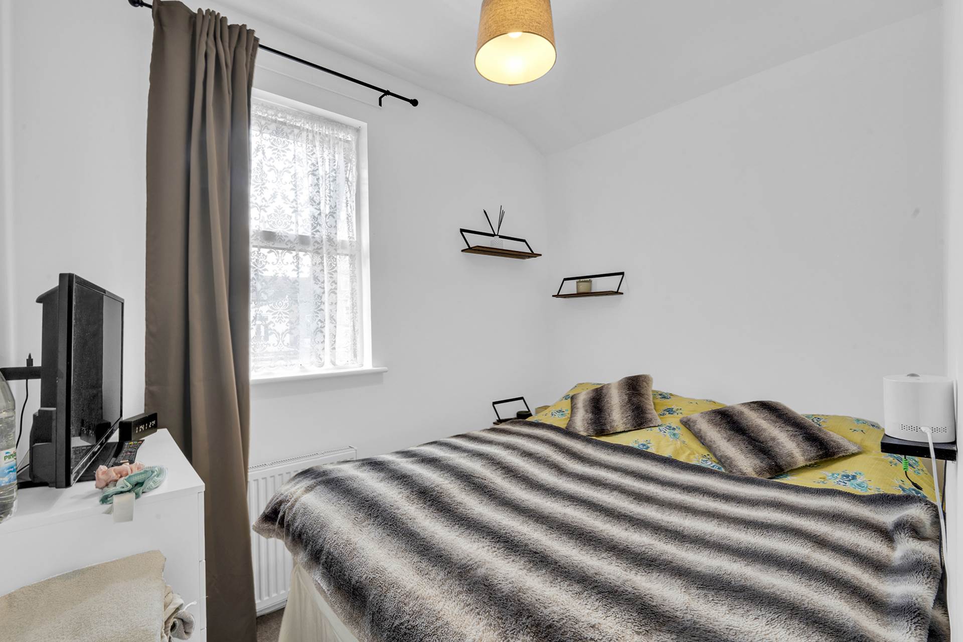 Pearcroft Road, London, E11, Image 10