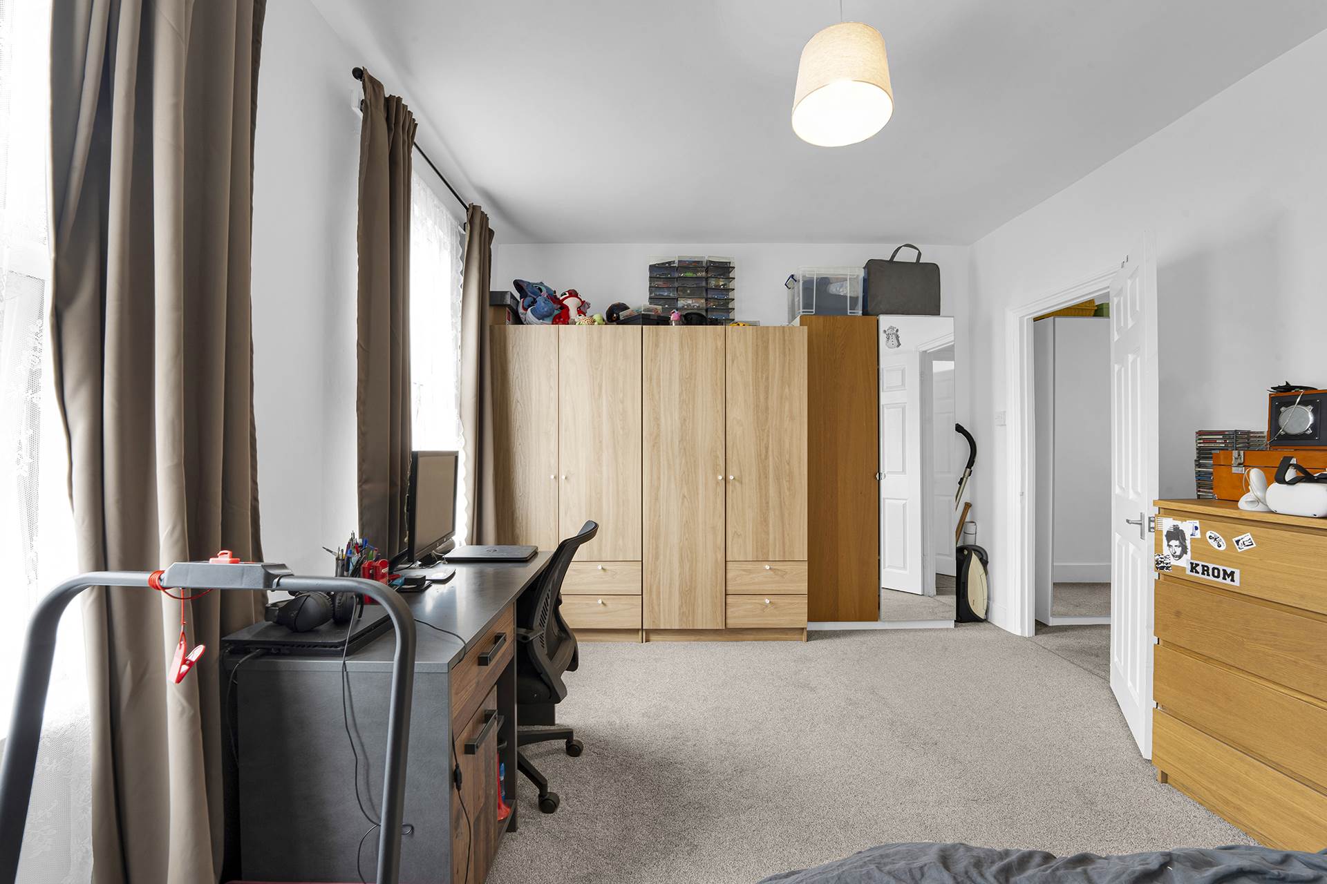 Pearcroft Road, London, E11, Image 9