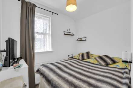 Pearcroft Road, London, E11, Image 10