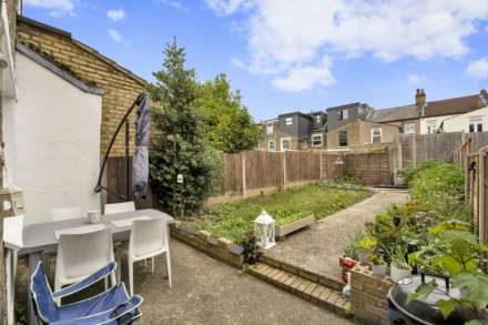 Pearcroft Road, London, E11, Image 13