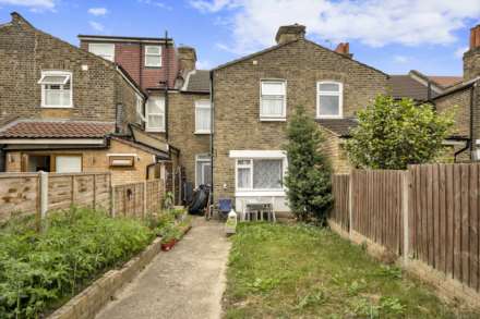 Pearcroft Road, London, E11, Image 14