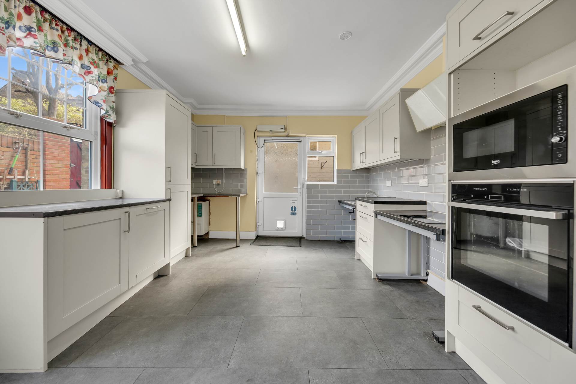 Newport Road, Leyton, E10, Image 7