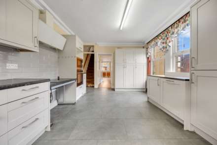 Newport Road, Leyton, E10, Image 10