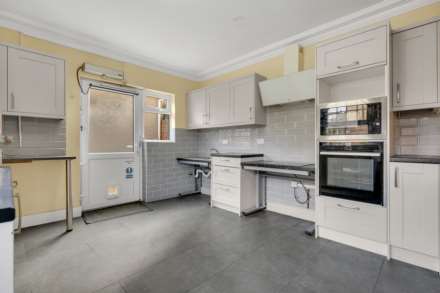 Newport Road, Leyton, E10, Image 8