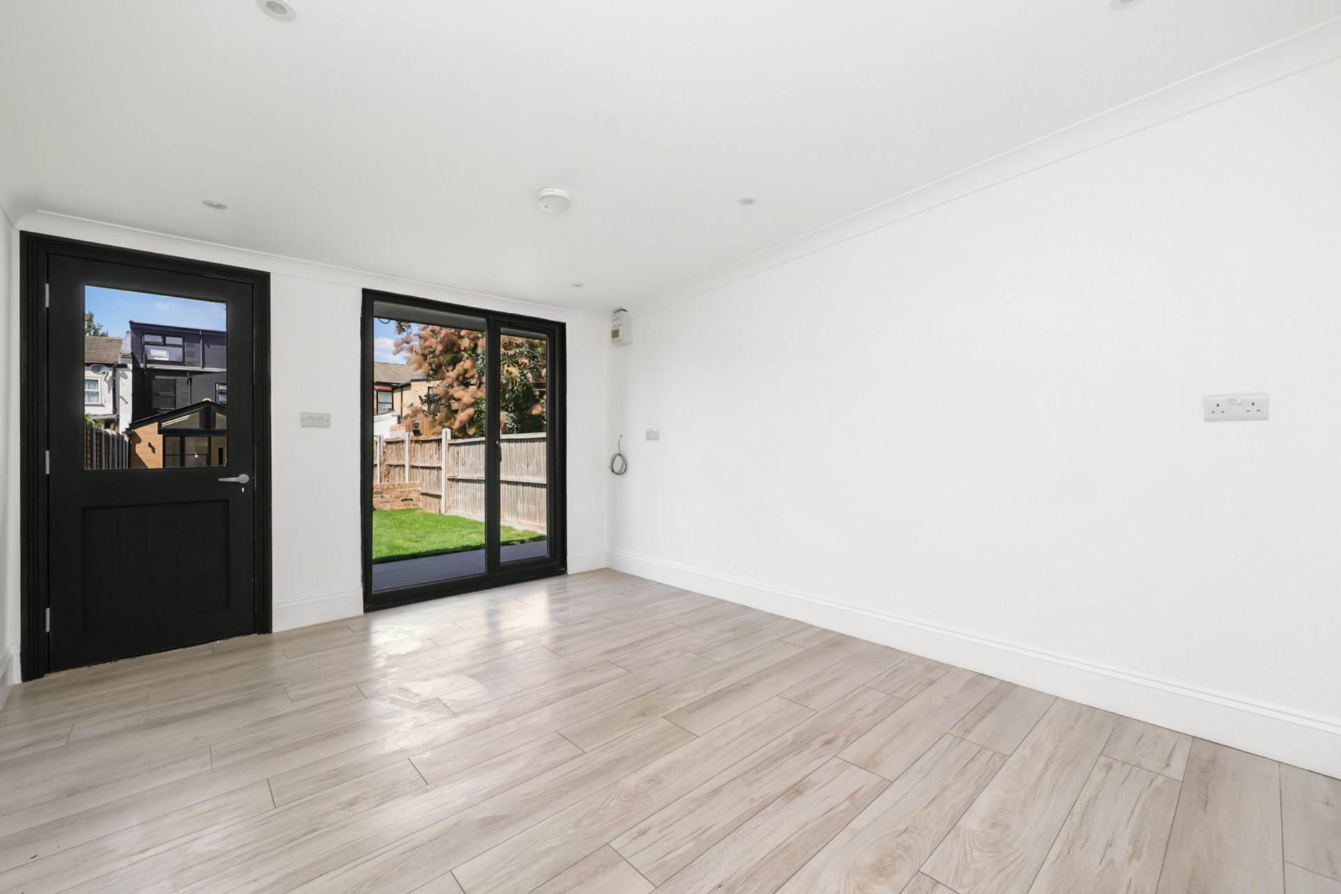 Chandos Road, Stratford, E15, Image 22