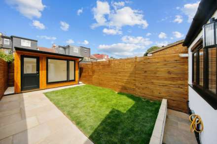 Pearcroft Road, Leytonstone, E11, Image 26