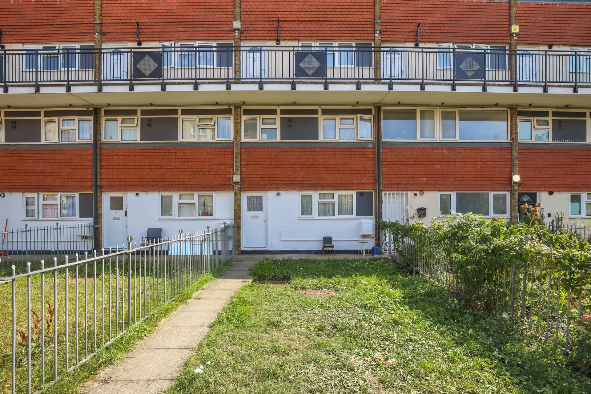 Russel Court, Leyton, E10, Image 1