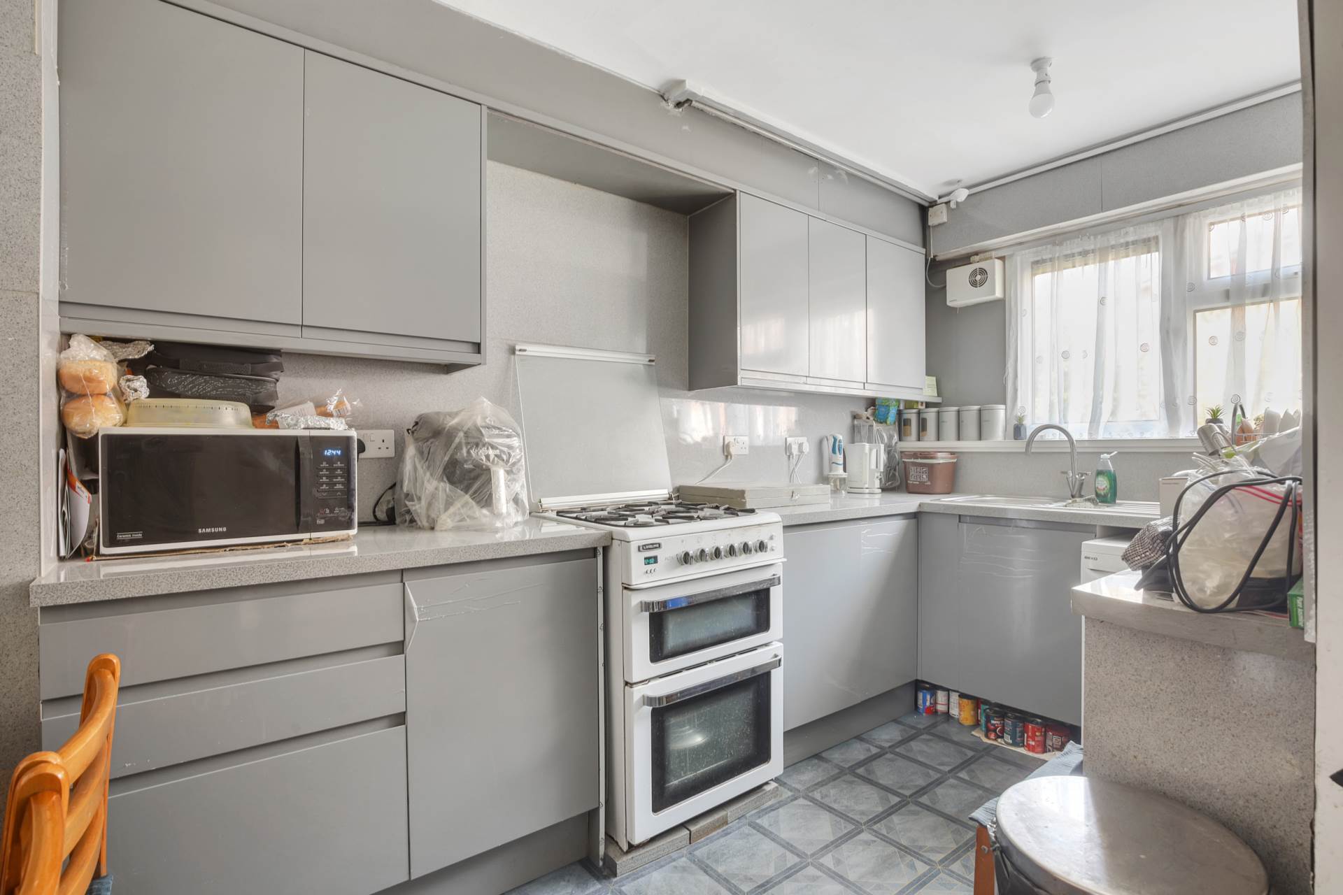 Russel Court, Leyton, E10, Image 7