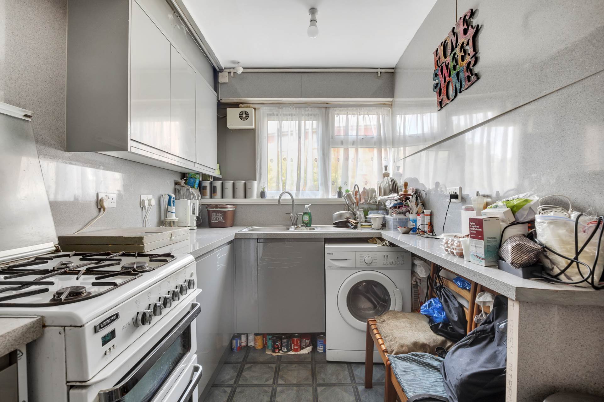 Russel Court, Leyton, E10, Image 8