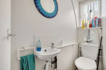 Russel Court, Leyton, E10, Image 10