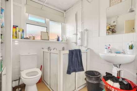 Russel Court, Leyton, E10, Image 15