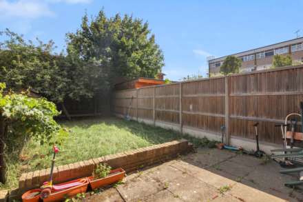 Russel Court, Leyton, E10, Image 17