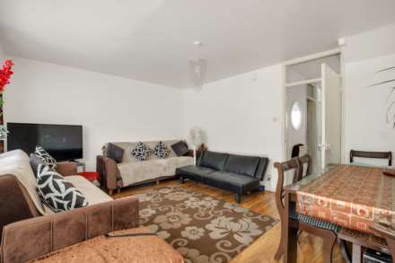 Russel Court, Leyton, E10, Image 3