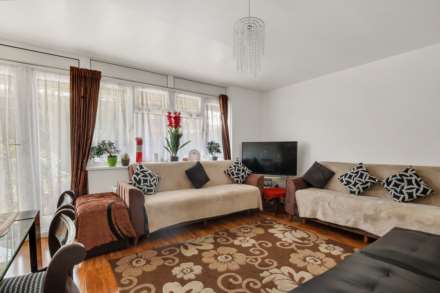 Russel Court, Leyton, E10, Image 4