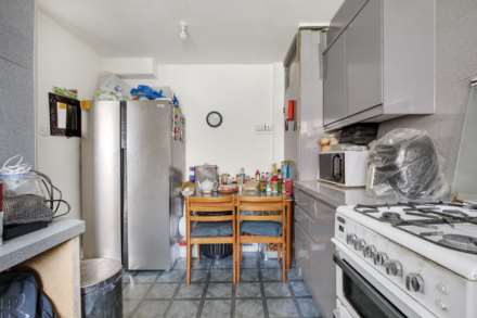 Russel Court, Leyton, E10, Image 6