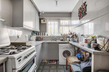 Russel Court, Leyton, E10, Image 8