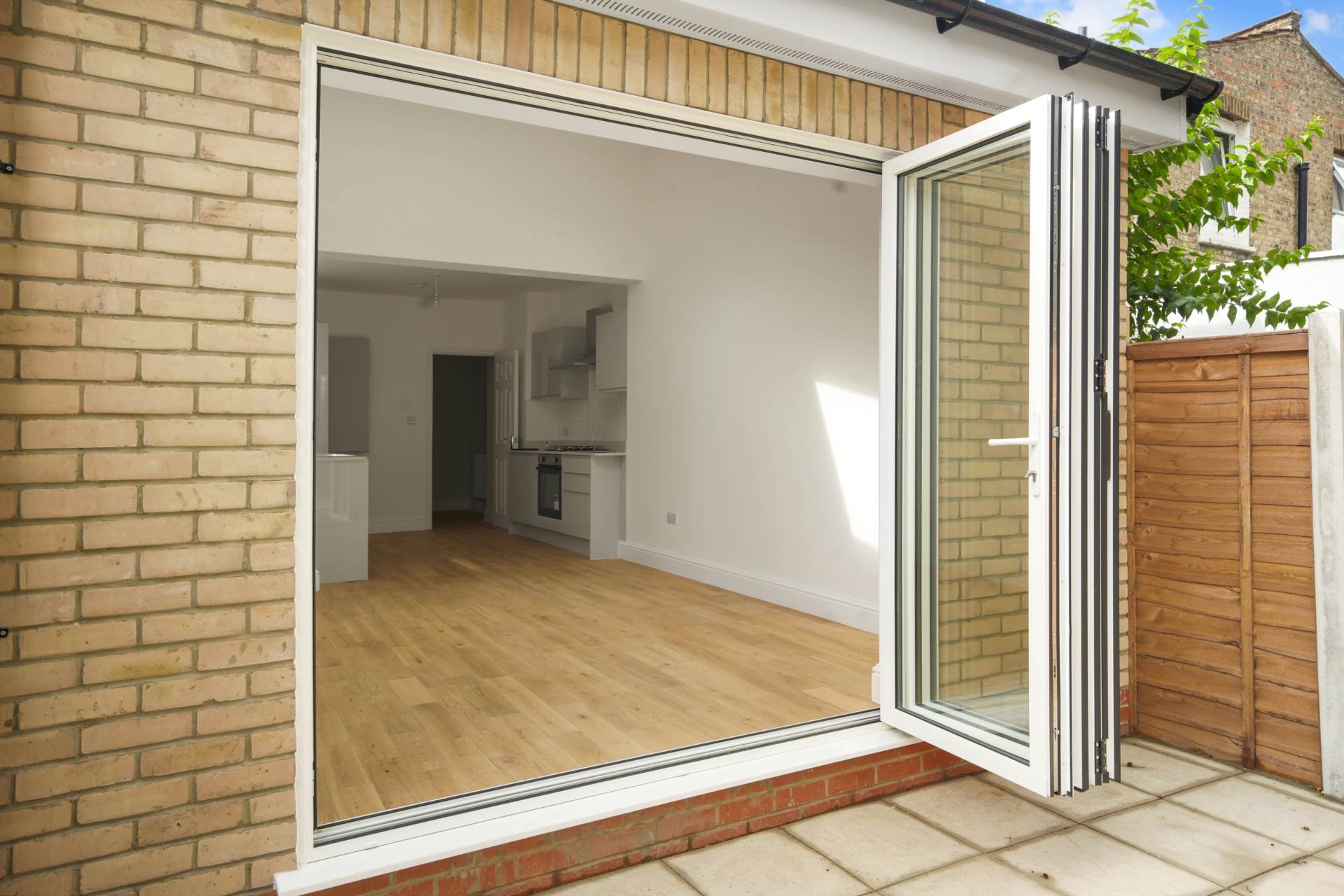 Leasowes Road, Leyton, E10, Image 19